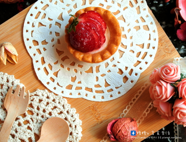 卷卷蛋糕：〖宅配│美食〗卷卷蛋糕 ❤ 堅果塔、檸檬塔、乳酪塔、巧克力塔、季節限定草莓塔，還有戚風蛋糕!!甜點下午茶&伴手禮人氣首選!!