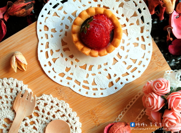 卷卷蛋糕：〖宅配│美食〗卷卷蛋糕 ❤ 堅果塔、檸檬塔、乳酪塔、巧克力塔、季節限定草莓塔，還有戚風蛋糕!!甜點下午茶&伴手禮人氣首選!!