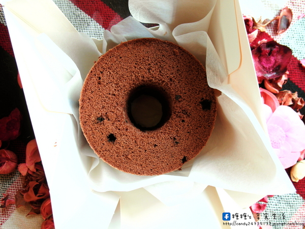 卷卷蛋糕：〖宅配│美食〗卷卷蛋糕 ❤ 堅果塔、檸檬塔、乳酪塔、巧克力塔、季節限定草莓塔，還有戚風蛋糕!!甜點下午茶&伴手禮人氣首選!!