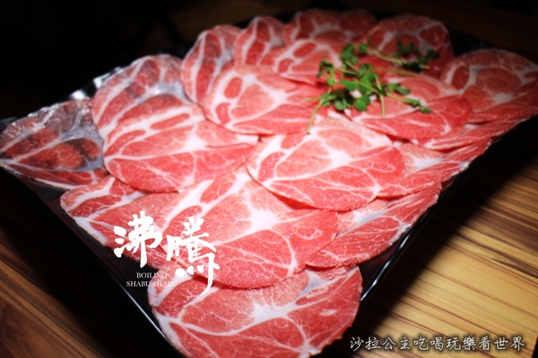 沸騰 Boiling Shabu Shabu：永和.頂溪火鍋『沸騰 Boiling Shabu Shabu』肉食族的涮涮鍋