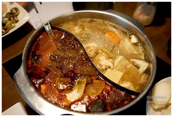 京宴屋涮涮鍋：溫體牛肉鴛鴦鍋吃到飽【京宴屋涮涮鍋】