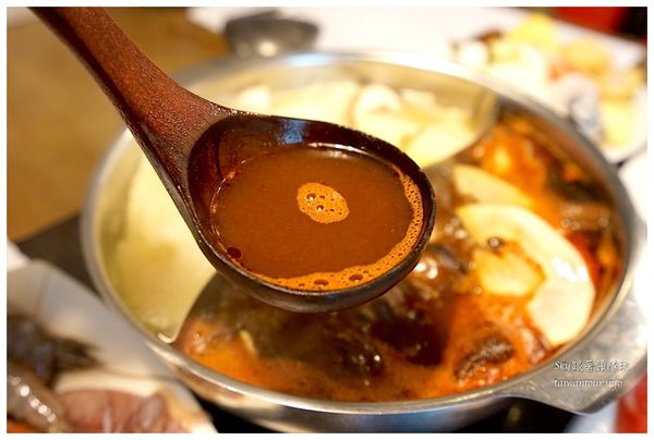 京宴屋涮涮鍋：溫體牛肉鴛鴦鍋吃到飽【京宴屋涮涮鍋】