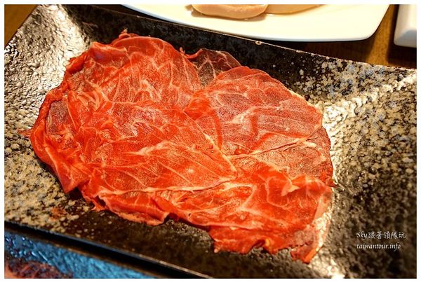 京宴屋涮涮鍋：溫體牛肉鴛鴦鍋吃到飽【京宴屋涮涮鍋】