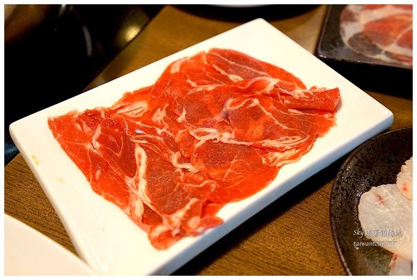 京宴屋涮涮鍋：溫體牛肉鴛鴦鍋吃到飽【京宴屋涮涮鍋】