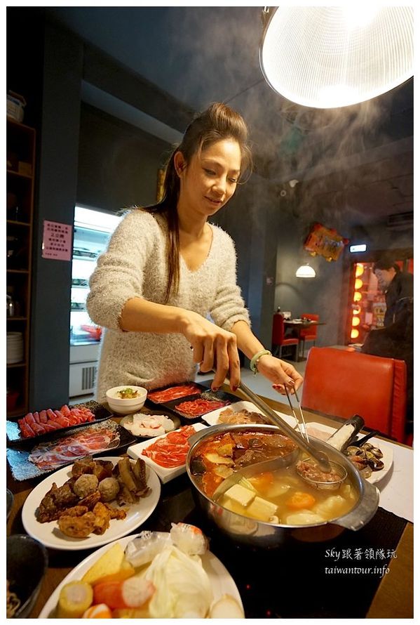 京宴屋涮涮鍋：溫體牛肉鴛鴦鍋吃到飽【京宴屋涮涮鍋】