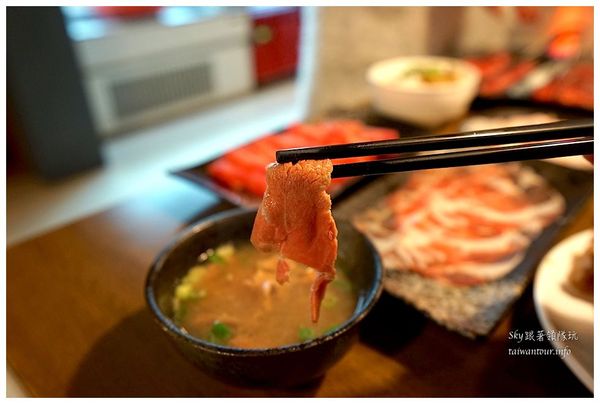 京宴屋涮涮鍋：溫體牛肉鴛鴦鍋吃到飽【京宴屋涮涮鍋】