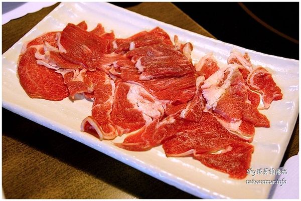 京宴屋涮涮鍋：再訪C/P值爆表【京宴屋溫體牛吃到飽】