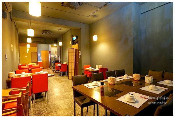 京宴屋涮涮鍋：溫體牛肉鴛鴦鍋吃到飽【京宴屋涮涮鍋】