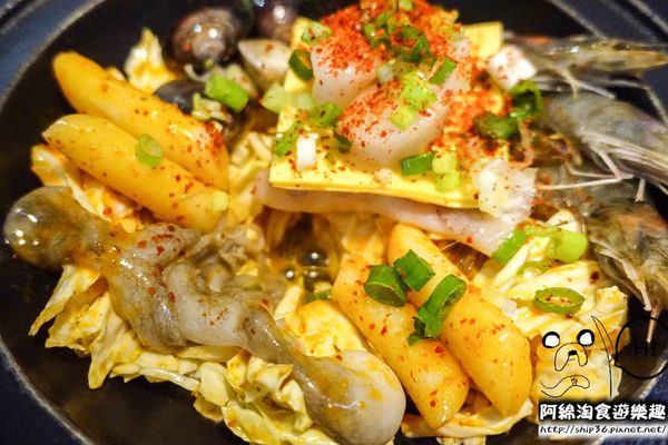 【新北韓式】劉震川日韓風味鍋-新吃法!韓式銅盤烤肉加火鍋,可獨享可分享,兩種美味一次滿足.新莊美食/火烤兩吃/煎餅/炸雞/部隊鍋