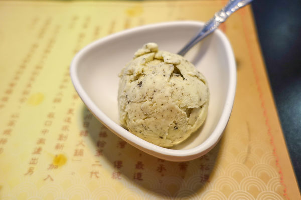 【新北韓式】劉震川日韓風味鍋-新吃法!韓式銅盤烤肉加火鍋，可獨享可分享，兩種美味一次滿足．新莊美食/火烤兩吃/煎餅/炸雞/部隊鍋