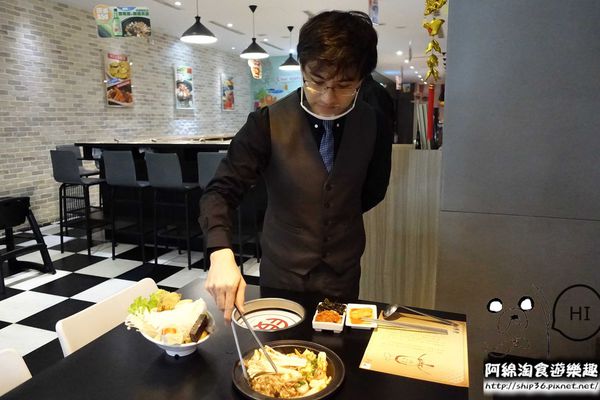 【新北韓式】劉震川日韓風味鍋‬-新式吃法!韓式烤肉加個人火鍋，兩種美味一次滿足!．新莊美食/部隊鍋/煎餅/炸雞/烤肉