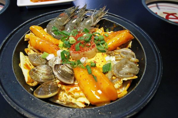 【新莊餐廳】劉震川日韓大食館-韓式料理火烤兩吃個人火鍋