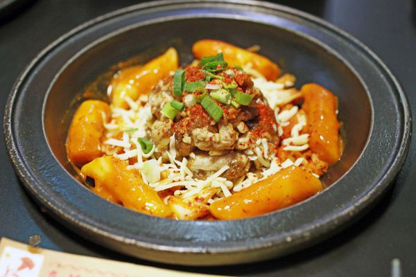 【新莊餐廳】劉震川日韓大食館-韓式料理火烤兩吃個人火鍋