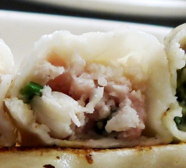 南京水餃鍋貼專賣店：[台中西區]南京水餃鍋貼專賣，鍋貼真的很不賴~可以去認識看看。