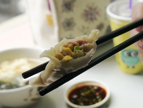 南京水餃鍋貼專賣店：[台中西區]南京水餃鍋貼專賣，鍋貼真的很不賴~可以去認識看看。