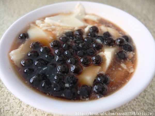 嘉樂豆花：【美食特搜。屏東市】嘉樂豆花。在地二十年豆花老店 冷熱甜湯通通有 傳統古早味下午茶