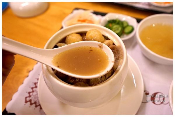 茶味真屋.阿明佛跳牆：三井旁高C/P值燉品【茶味真屋.阿明佛跳牆】