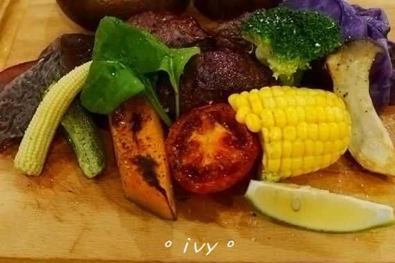 腰果花:新竹公道五。腰果花砧板原食料理