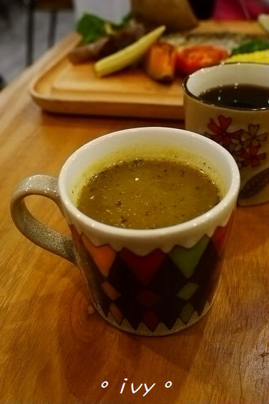 腰果花:新竹公道五。腰果花砧板原食料理