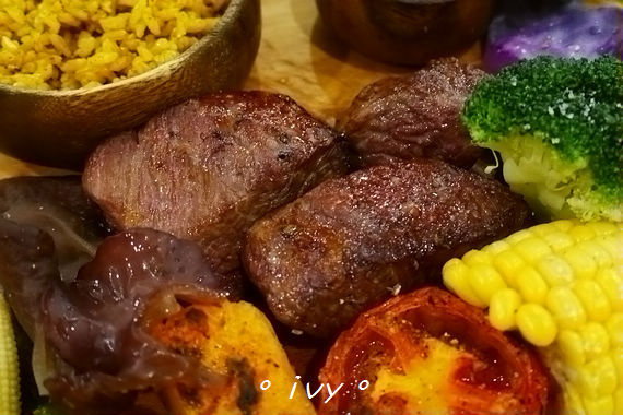 腰果花:新竹公道五。腰果花砧板原食料理