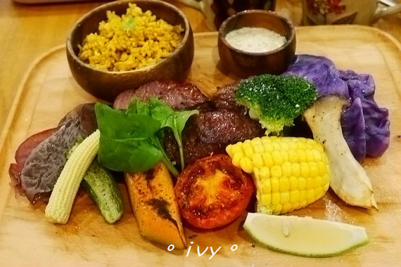 腰果花:新竹公道五。腰果花砧板原食料理