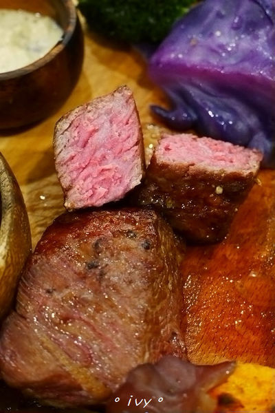 腰果花:新竹公道五。腰果花砧板原食料理