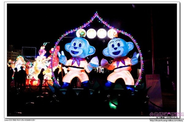 花蓮東大門國際觀光夜市:2016花蓮東大門夜市+花蓮太平洋燈會/排隊美食小吃/第一家烤肉/法式棺材板/炸螃蟹/妙不可言果汁/北港春捲