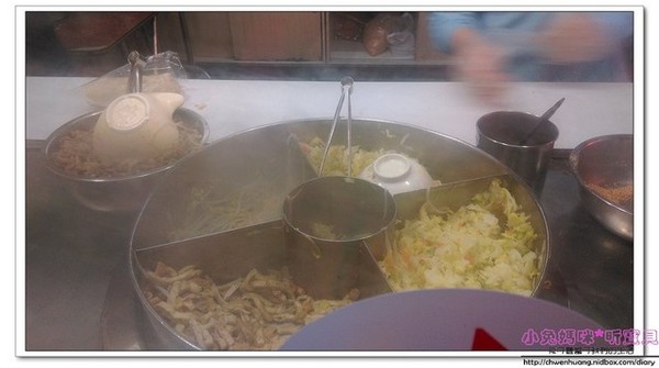 花蓮東大門國際觀光夜市:2016花蓮東大門夜市+花蓮太平洋燈會/排隊美食小吃/第一家烤肉/法式棺材板/炸螃蟹/妙不可言果汁/北港春捲