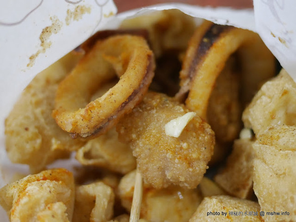 偉哥鹽酥雞(嶺東店)：【食記】台中偉哥鹽酥雞-嶺東店@南屯精密機械科學園區&嶺東科大 : 口感酥脆, 味道多元, 醬不醬都不差的海線老字號