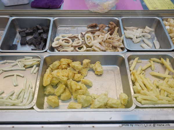 偉哥鹽酥雞(嶺東店)：【食記】台中偉哥鹽酥雞-嶺東店@南屯精密機械科學園區&嶺東科大 : 口感酥脆, 味道多元, 醬不醬都不差的海線老字號