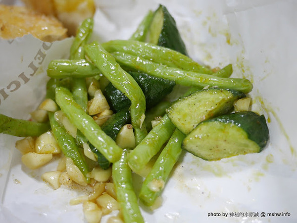 偉哥鹽酥雞(嶺東店)：【食記】台中偉哥鹽酥雞-嶺東店@南屯精密機械科學園區&嶺東科大 : 口感酥脆, 味道多元, 醬不醬都不差的海線老字號