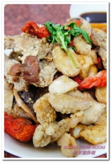 偉哥鹽酥雞(嶺東店)：銅板美食．醬吃的台灣好滋味──偉哥鹽酥雞