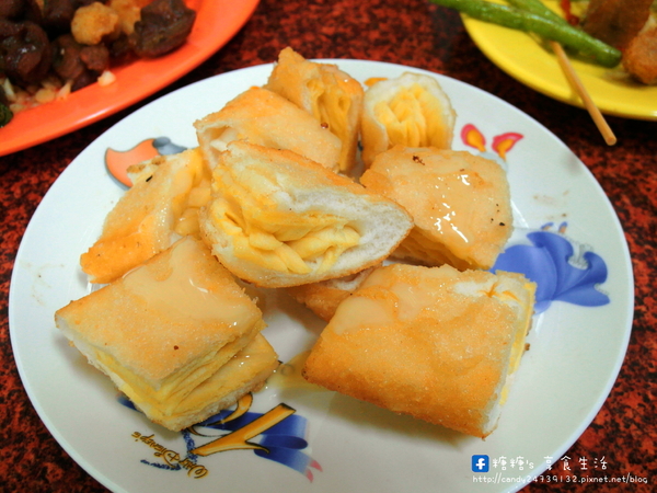 偉哥鹽酥雞(嶺東店)：〖台中│美食〗偉哥鹽酥雞(嶺東店) ❤ 校園銅板美食!!幾爸扣斗ㄟ當呷霸霸~大推黃金三角骨、脆皮雞排、魷魚圈、小黃瓜!!