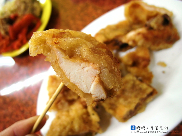 偉哥鹽酥雞(嶺東店)：〖台中│美食〗偉哥鹽酥雞(嶺東店) ❤ 校園銅板美食!!幾爸扣斗ㄟ當呷霸霸~大推黃金三角骨、脆皮雞排、魷魚圈、小黃瓜!!