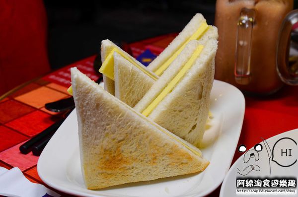 【台北異國美食】【北捷忠孝敦化站】MAMAK檔星馬料理-多國混血的星馬熱炒路邊攤美食．馬來西亞/香酥塔餅/東區異國美食/捷運忠孝敦化美食