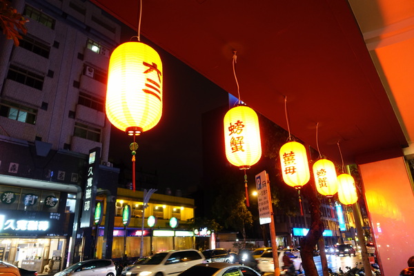 薑母六三：(胖樺食記)民生東路薑母鴨及熱炒一次滿足「薑母六三」。奢華紅蟳沙公沙母入鍋的海味十足