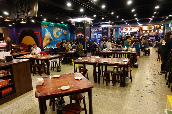 薑母六三：(胖樺食記)民生東路薑母鴨及熱炒一次滿足「薑母六三」。奢華紅蟳沙公沙母入鍋的海味十足