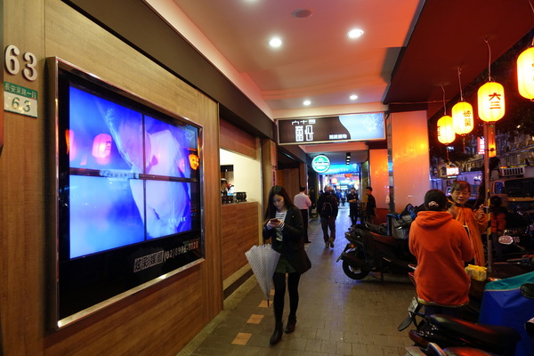 薑母六三：(胖樺食記)民生東路薑母鴨及熱炒一次滿足「薑母六三」。奢華紅蟳沙公沙母入鍋的海味十足