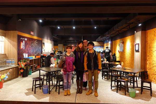 薑母六三：(胖樺食記)民生東路薑母鴨及熱炒一次滿足「薑母六三」。奢華紅蟳沙公沙母入鍋的海味十足