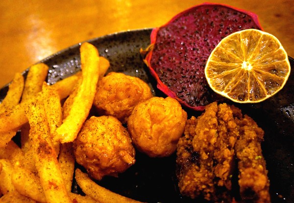 樹下 Undertree：樹下 Undertree