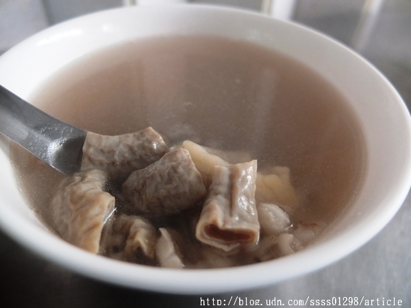 阿猴麵線糊：【美食特搜。屏東市】阿猴麵線糊。建國市場隱藏版麵線糊 料多滿意 筒仔米糕 四神湯也超推