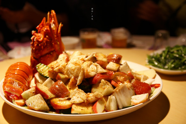 漁之村：【台北市松山區。台菜餐廳】漁之村海鮮餐廳 生猛海鮮 過年尾牙辦桌首選