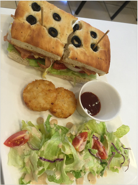 Sunny Bagel 太陽貝果:【黑莉台中踩點趣】 台中北區 五常街 Sunny Bagel 太陽貝果!豐富的早午餐,口味眾多!單品咖啡,開啟活力一天!