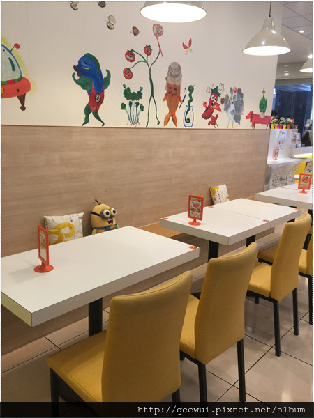 Sunny Bagel 太陽貝果:【黑莉台中踩點趣】 台中北區 五常街 Sunny Bagel 太陽貝果!豐富的早午餐,口味眾多!單品咖啡,開啟活力一天!