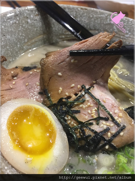 京風堂拉麵：【台中踩點趣】台中西屯區逢甲商圈的驚艷等級拉麵店～京風堂拉麵　傳自京都的美味感受　近逢甲大學、激旨燒鳥、熊掌包、冰火波羅包！