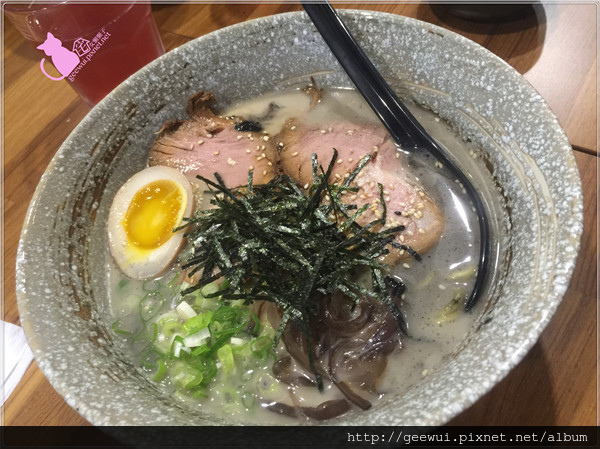 京風堂拉麵：【台中踩點趣】台中西屯區逢甲商圈的驚艷等級拉麵店～京風堂拉麵　傳自京都的美味感受　近逢甲大學、激旨燒鳥、熊掌包、冰火波羅包！