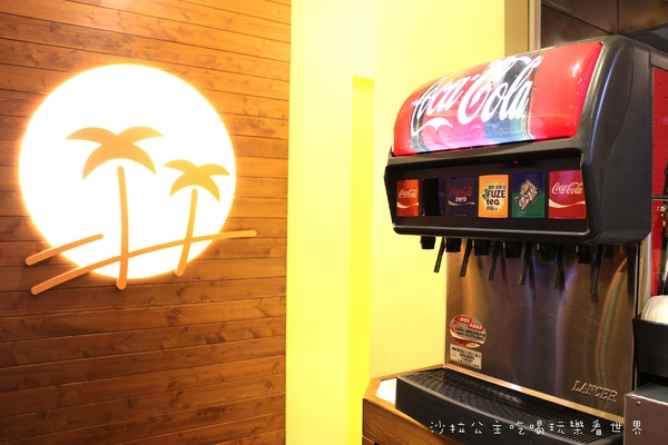 CaliBurger西門店：把嘴巴張到最大就對了『CaliBurger(西門店)』梁靜茹開的漢堡店