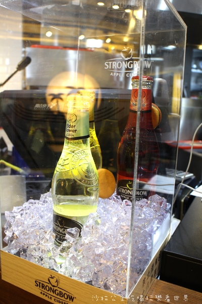 CaliBurger西門店：把嘴巴張到最大就對了『CaliBurger(西門店)』梁靜茹開的漢堡店