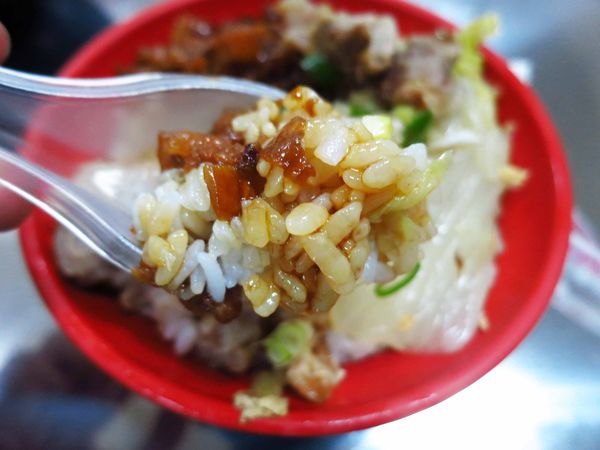 【蘆洲美食】8號美食坊-河堤旁的骨仔肉湯、烏醋乾麵