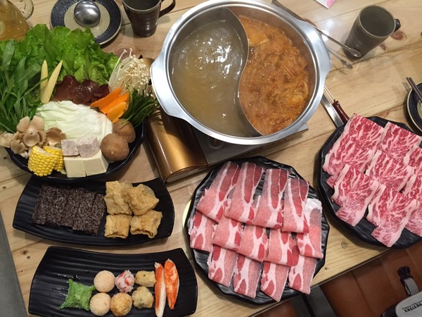 淳金鍋：[台南]新鮮食材澎湃火鍋 聚會用餐推薦 淳金鍋